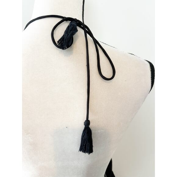 Boohoo Black & Red Floral Embroidery Halter Neck Open Back Poncho Top Size 14 - Picture 4 of 7